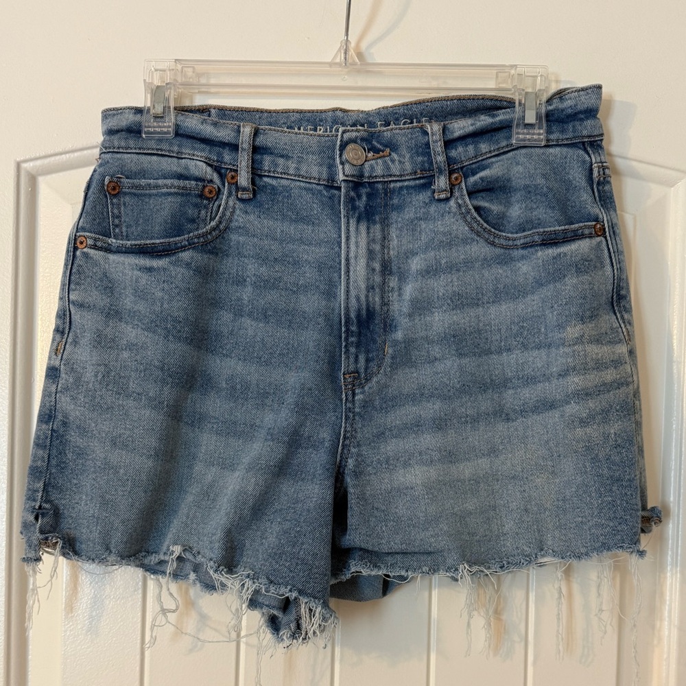 American Eagle Highest Rise 90s Boyfriend Short- 10